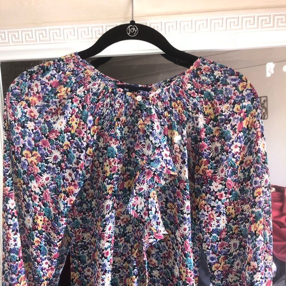 Floral blouse - Picture 2 of 4